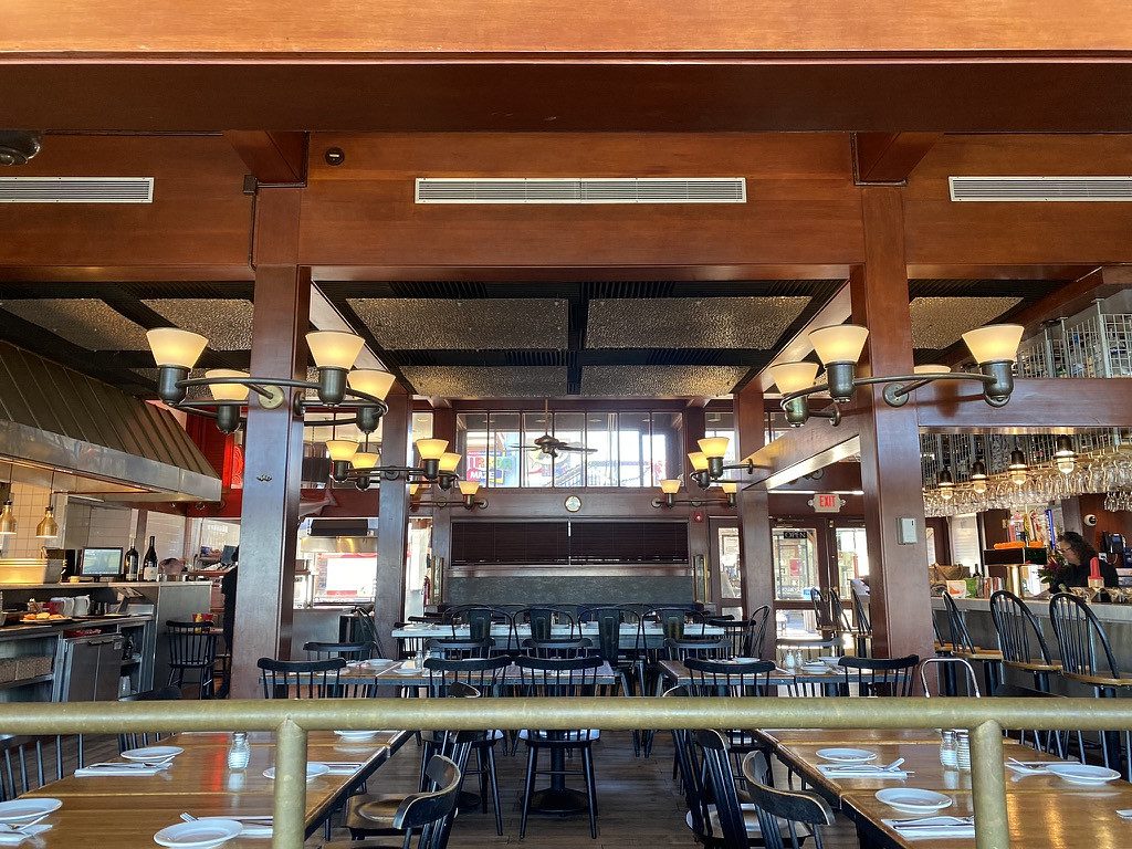 Discover tips for booking your San Francisco business lunch at Pier 39’s Pier Market. Comfortable, affordable, professional. Dine at Pier Market today.